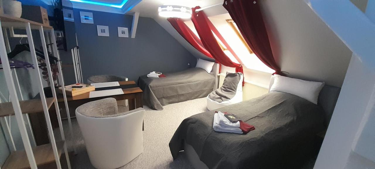 Best-Preis -Vip Lounge- Mit Netflix, Self-Check-In, Ebike Ladestation, Fahrradraum, Wlan Und Netflix - Direkt Am Elberadweg Im Herzen Von Wittenberge Bagian luar foto