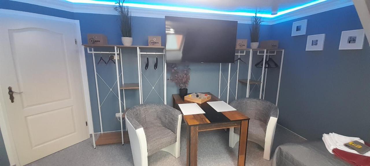 Best-Preis -Vip Lounge- Mit Netflix, Self-Check-In, Ebike Ladestation, Fahrradraum, Wlan Und Netflix - Direkt Am Elberadweg Im Herzen Von Wittenberge Bagian luar foto