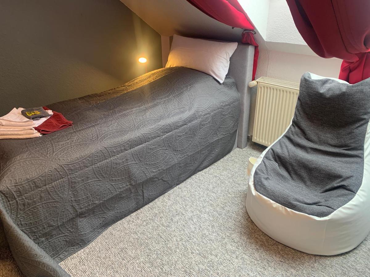 Best-Preis -Vip Lounge- Mit Netflix, Self-Check-In, Ebike Ladestation, Fahrradraum, Wlan Und Netflix - Direkt Am Elberadweg Im Herzen Von Wittenberge Bagian luar foto