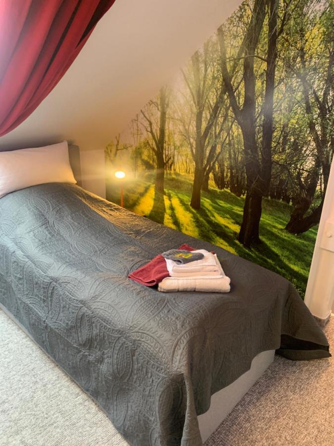 Best-Preis -Vip Lounge- Mit Netflix, Self-Check-In, Ebike Ladestation, Fahrradraum, Wlan Und Netflix - Direkt Am Elberadweg Im Herzen Von Wittenberge Bagian luar foto
